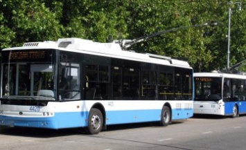 На Набережной Победы оборвался провод троллейбусной линии: движение транспорта восстановлено