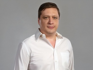Иванисов заявил, что решил приостановить членство во фракции "Слуга народа"