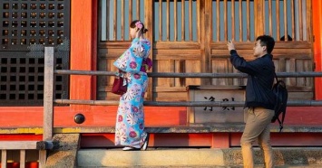 В Киото запретили фотографировать гейш