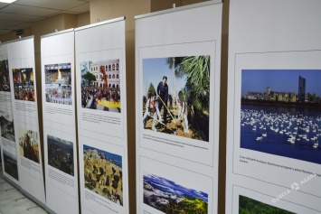 В одесском Центре админуслуг открылась фотовыставка, посвященная Китаю (фото)