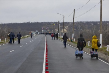 Денис Казанский опубликовал фото того, как выглядит мост в Станице Луганский сегодня