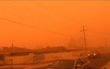 Город в Австралии накрыла пылевая буря