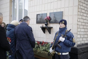 В воинской части 3011 в Кривом Роге почтили память погибших военнослужащих, - ФОТО