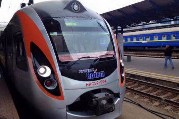 В Киевской области поезд "Интерсити" сбил человека