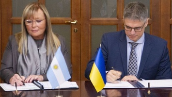 Украина расширила безвизовый режим с Аргентиной
