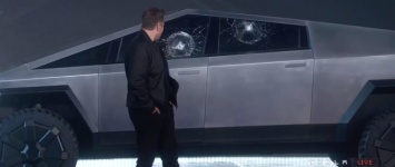 Первый пикап Tesla изувечили прямо на презентации (видео)