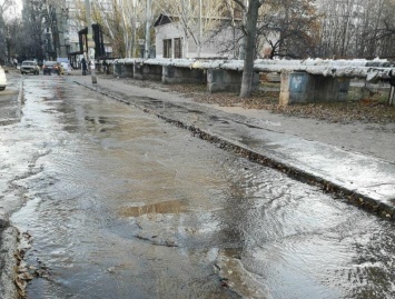 «Доставайте коньки»: в Днепре жилмасив превратился в «каток»