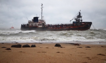 Экипаж танкера "Делфи" в Одессе могут принудительно эвакуировать, чтобы сохранить жизнь людей