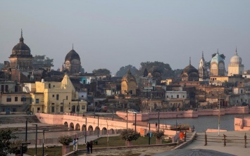 Украинские туристы случайно попали в Индию - их уже отпустили
