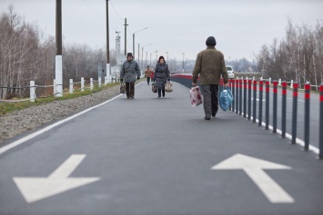 Боевики демонстрировали журналистам мост в Станице Луганской - ОБСЕ