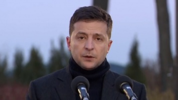 Зеленский выступил на траурной церемонии у мемориала Голодомора в Киеве