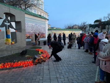 Депутаты ''Европейской солидарности'' почтили память жертв Голодомора