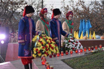 Скорбное шествие в память о жертвах Голодомора провели в Николаеве