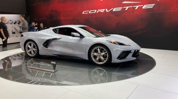 Новый Chevrolet Corvette журналисты назвали Автомобилем года (ФОТО)