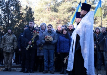 На Луганщине почтили память жертв Голодомора (фото)