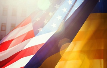 Суд в США требует обнародования документов об остановке военной помощи Украине