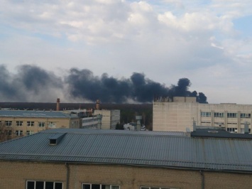 Откуда дым: в Харькове - масштабный пожар