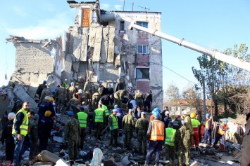 Число жертв землетрясения в Албании возросло до 20