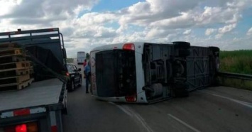 В Доминикане автобус с россиянами опрокинулся после ДТП