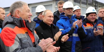 Путин открыл движение по скоростной трассе «Москва-Петербург»
