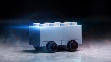 Эволюция пикапа Cybertruck. Lego посмеялась над футуристическим пикапом Маска