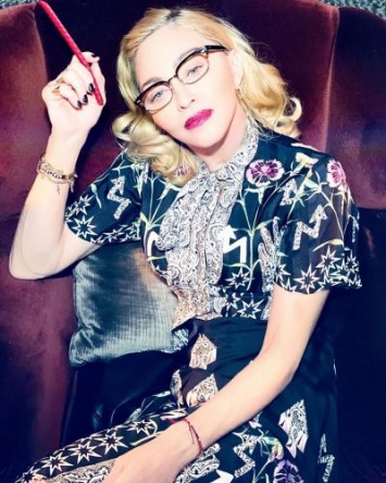 Косметологи объяснили, чем Мадонна поставила крест на молодости