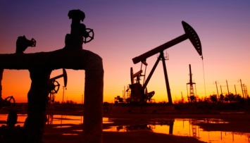 Нефть дешевеет на фоне рекордного роста запасов нефти в США
