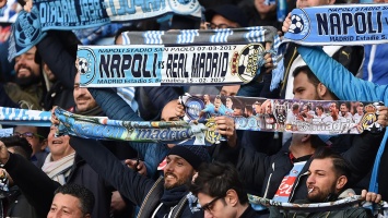 Фанаты "Наполи" устроили беспорядки перед матчем с "Ливерпулем" в Лиге чемпионов: видео