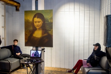Деревянный Будда и Мона Лиза с лицом Греты Тунберг: одесские художники представили на суд зрителей свои новые творения