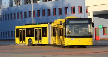 В Днепре на 88-й маршрут выехали новые "автобусы-гармошки"