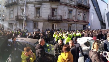 Во время протестов в Грузии задержали нескольких лидеров оппозиции