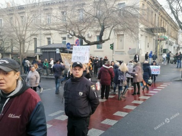 Одесские медики перекрыли Пастера: просят Труханова взять медцентр на попечение города (фото)