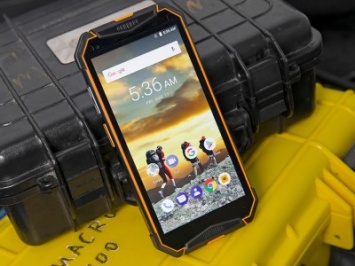 Смартфон-рация с батареей на 10300 мАч со скидкой на AliExpress