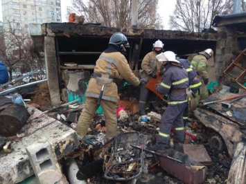 Взрыв в харьковском гараже унес жизни трех человек (ФОТО)