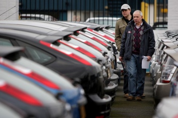 Украинцы отказываются от новых автомобилей