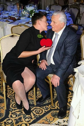 В сети обсуждают яркую фотожабу Надежды Савченко и бывшего президента (ФОТО)