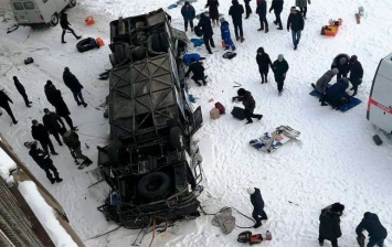 Число жертв жуткой аварии в России возросло до 19 человек