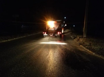 В Покровске спешат посыпать дороги, опасаясь гололеда