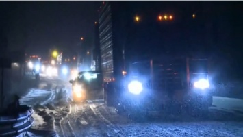 Из-за снегопада в Канаде разбились 40 автомобилей - есть погибшие (видео)