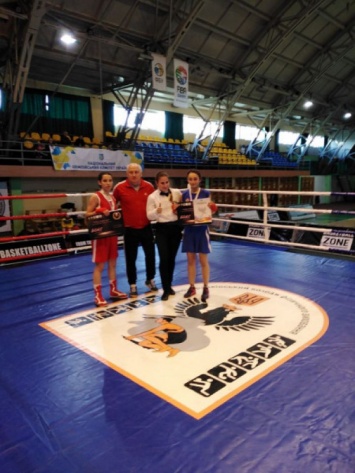 Криворожские девушки привезли медали с чемпионата Украины по боксу