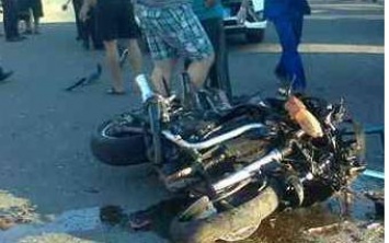 После столкновения с «Volvo 244», мотоциклист пролетел 70 метров и остался жив