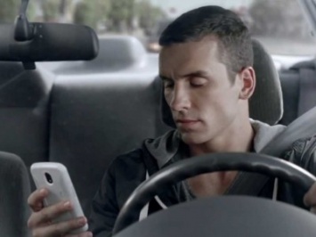 В Австралии нашли эффективный способ борьбы с использованием смартфона за рулем