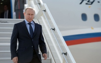Самолет с Путиным на борту экстренно посадили