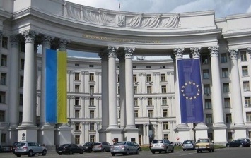 В ведомстве упомянули блокирование Будапештом комиссии Украина-НАТО