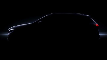 Новый Mercedes-Benz GLA дразнит новым тизером (ФОТО)
