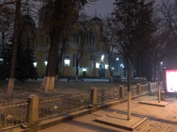 "Зима пришла по расписанию!" Киевляне делятся приколами про снег и слушают песню Глюкозы. Фото