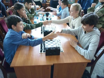 Школьники из Ялты - победители всекрымского шахматного турнира «Крымский гамбит»