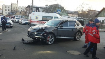 Под Киевом Porsche протаранил маршрутку - два человека погибли