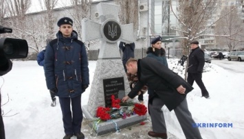 В Харькове открыли "Козацкий крест", посвященный погибшим на Донбассе