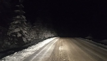 Снегопад на Прикарпатье: дорожники расчистили главные автодороги